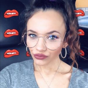 Meet your Posher, Suellen